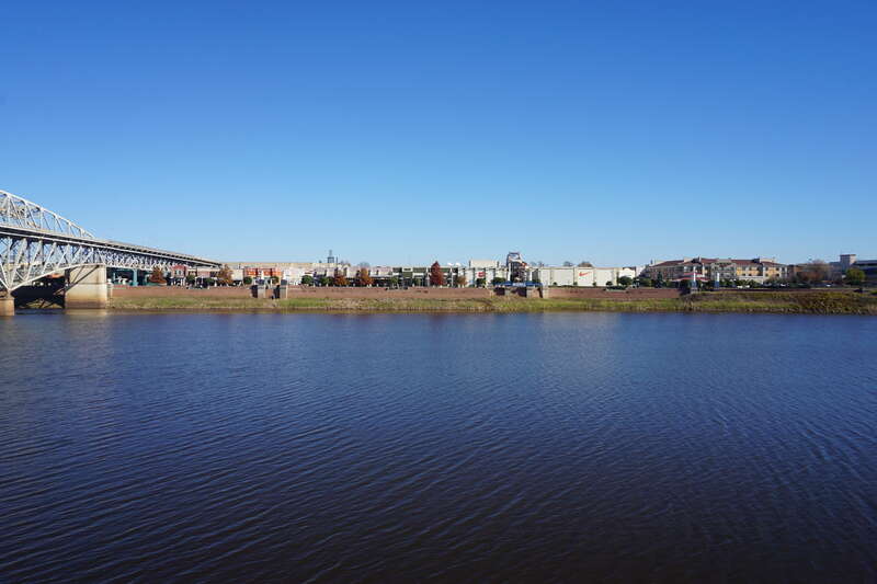 A view of the Bossier City skyline from Shreveport, Louisiana (United States).