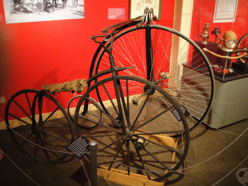 1869 Hanlon Brothers boneshaker and 1885 Victor high wheel. &quot;Bicycles! - 150 Years of Gears&quot; Longmont Museum, Colorado, USA.