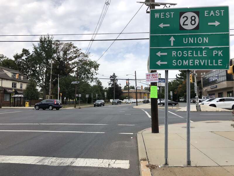 View north along New Jersey State Route 439 (Elmora Avenue) at New Jersey State Route 28 (Westfield Avenue) in Elizabeth, Union County, New Jersey
