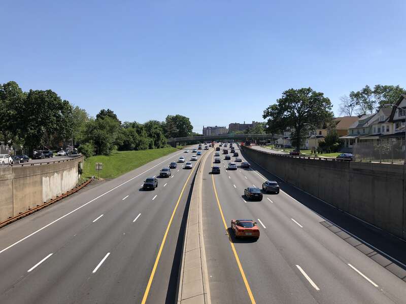 View south along New Jersey State Route 444 (Garden State Parkway) from the overpass for William Street in East Orange, Essex County, New Jersey