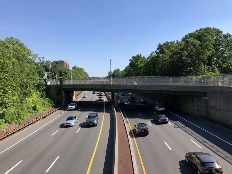 View south along New Jersey State Route 444 (Garden State Parkway) from the overpass for North Walnut Street in East Orange, Essex County, New Jersey