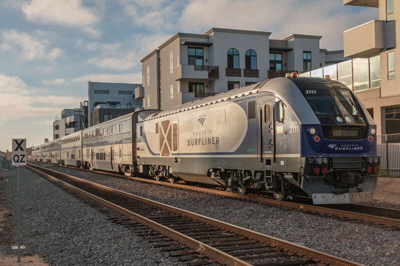 Amtrak Pacific Surfliner | Siemens Charger SC-44 | Oceanside