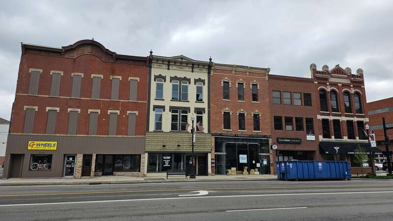 Brick buildings in downtown Findlay, Ohio