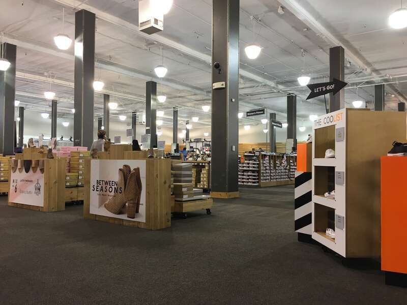 DSW, San Jose, CA