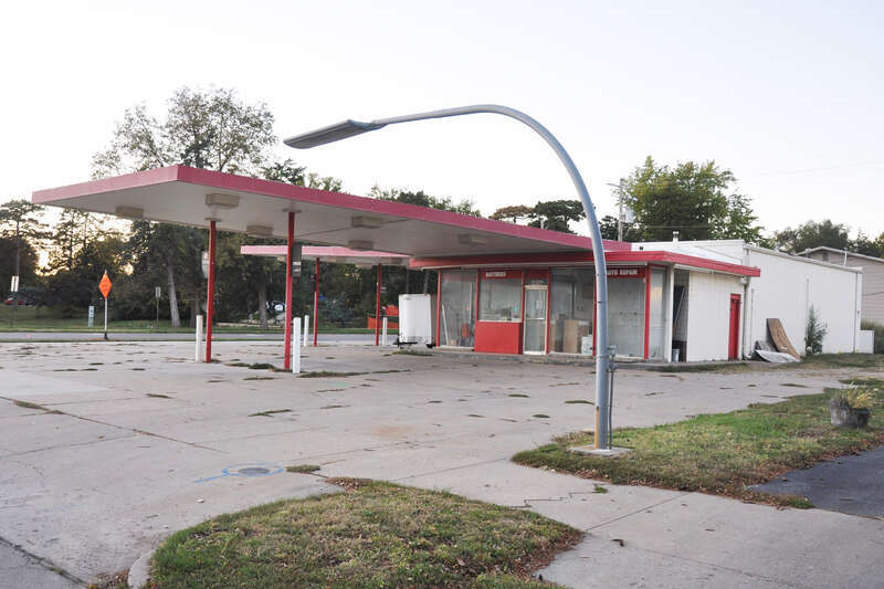 Dawson's Conoco Service Station