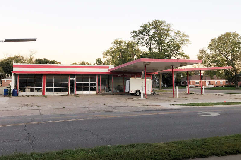 Dawson's Conoco Service Station