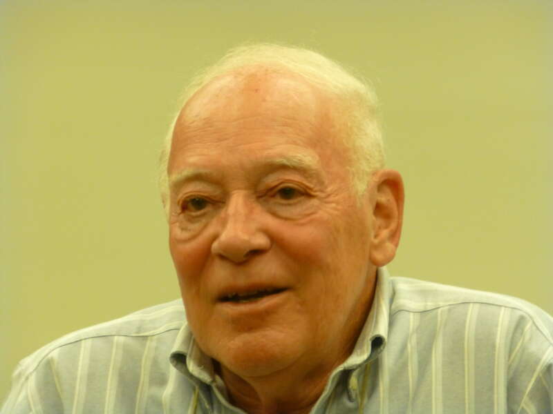en:Ellery Schempp answering questions at an East Bay Atheists meeting in the community meeting room of the Berkeley Public Library.