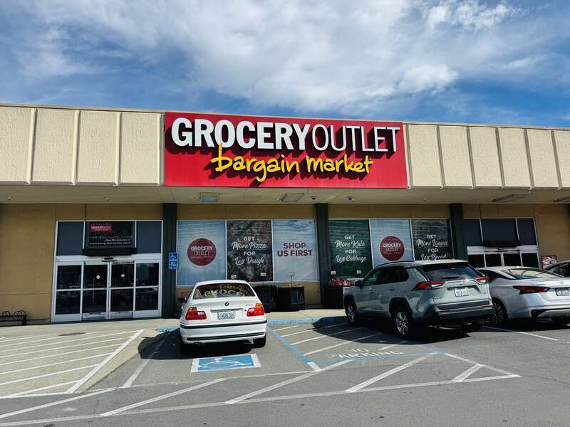 Grocery Outlet, Petaluma, Calif.