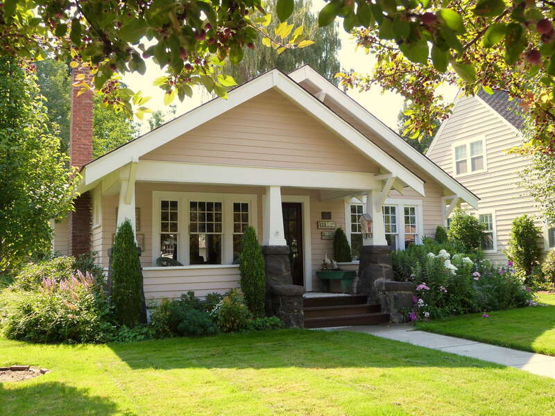 The historic Benjamin Hamilton House (built 1923), located at 552 Northwest State Street in Bend, Oregon, United States, is listed on the US National Register of Historic Places. It is additionally identified as a contributing resource in the