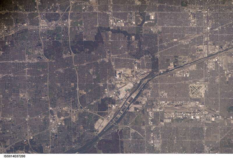 View of Illinois taken during ISS Expedition 14.