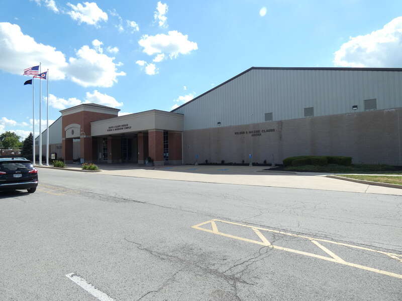 Photo showing the Koehler Fitness &amp;amp; Recreation Complex and Clauss Ice Arena façade in Findlay, Ohio.