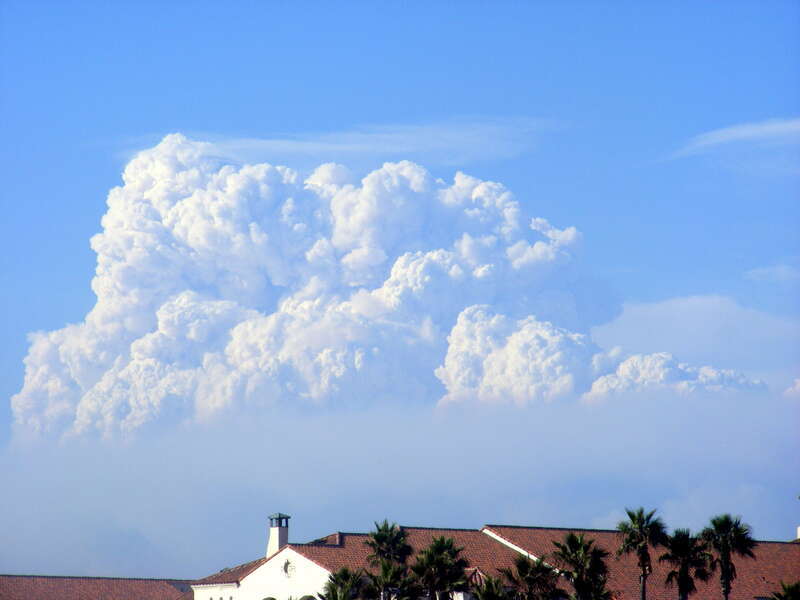 Picture of Los Angeles fires in end august 2009

Taken from Huntington Beach, about 70km far from the fires