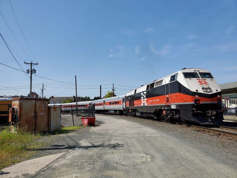 Metro-North Railroad 231 (GE P32AC-DM) in Danbury, Connecticut