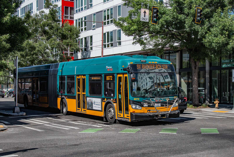 Seattle Route 9X | NFI XDE60 | Broadway @ Denny Way