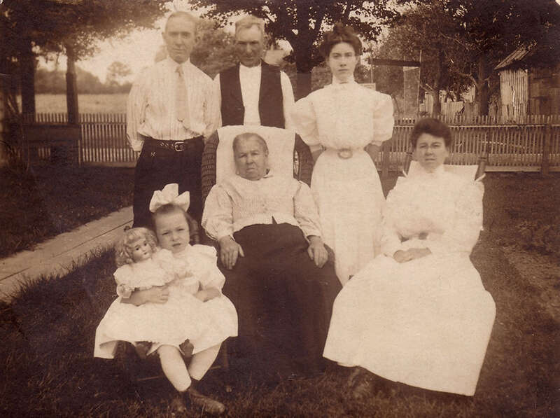 William Burke (1845-1919) and family in 1895 in Jersey City, New Jersey