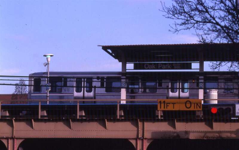 19971019 51 CTA Green Line L @ Oak Park Ave..