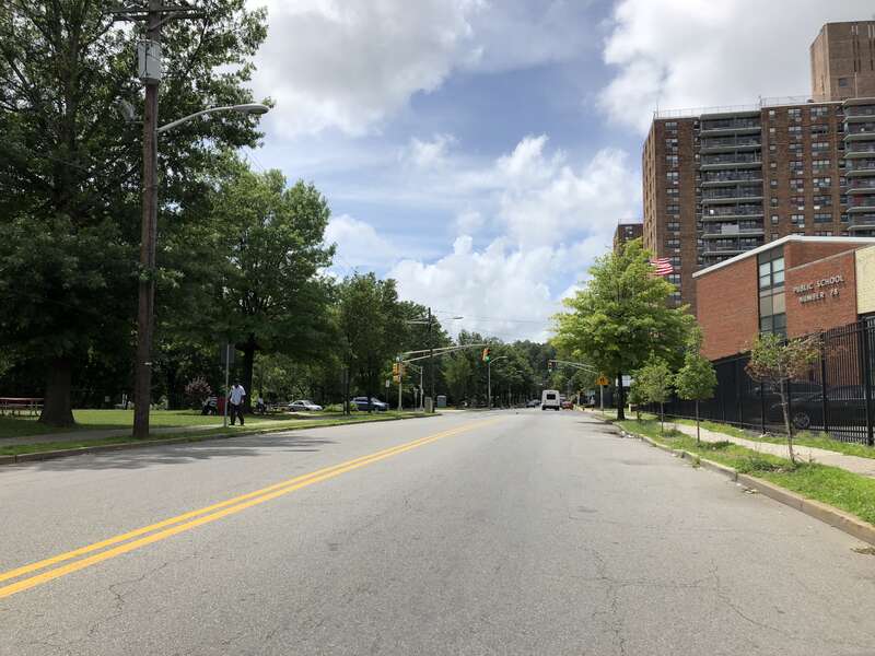 View south along Passaic County Route 509 (Presidential Boulevard) between Clinton Street and Temple Street in Paterson, Passaic County, New Jersey