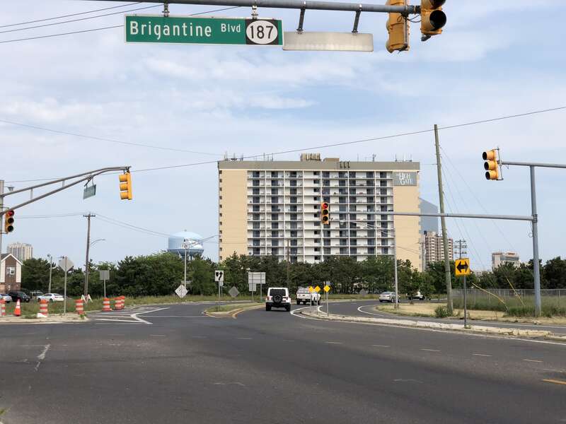 View north along New Jersey State Route 446X (Atlantic City–Brigantine Connector) at New Jersey State Route 187 (Brigantine Boulevard) in Atlantic City, Atlantic County, New Jersey
