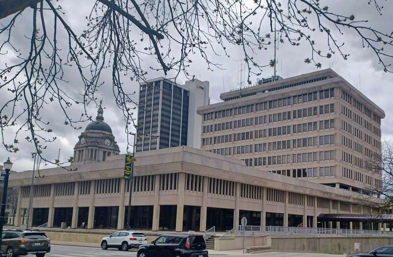 Allen County Courthouse &amp;amp; PNC Center behind Rousseau Centre, Fort Wayne, IN