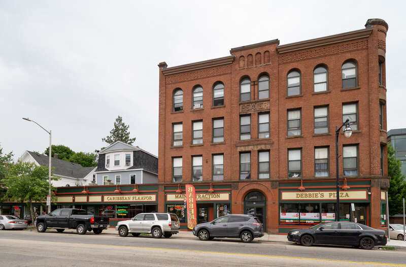 Beaver apartments, 974 Main St and Beaver Street, Worcester MA. Debbie's Pizza on the first floor. This is in the Main South neighborhood.