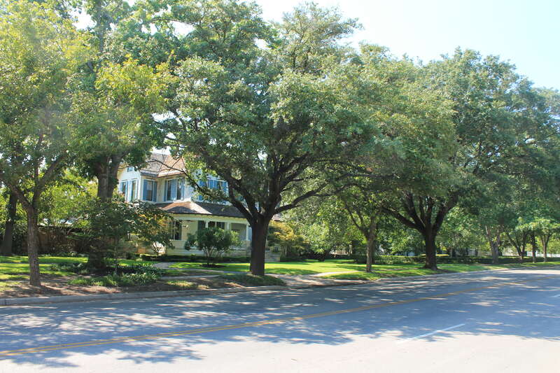 Belford House at 1230 S. Austin Ave. in the Belford Historic District