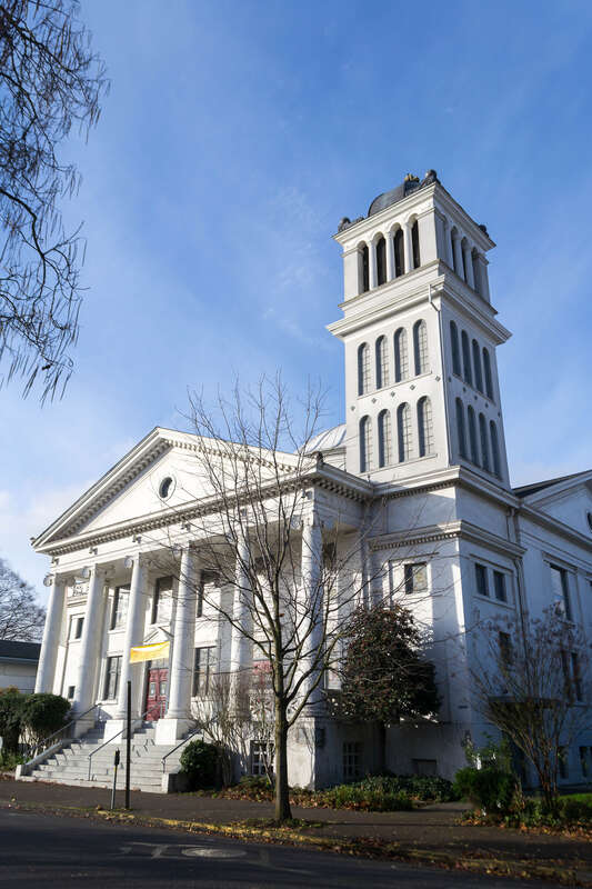 The 1911 First Christian Church in Eugene, Oregon, was constructed on the Akron Plan