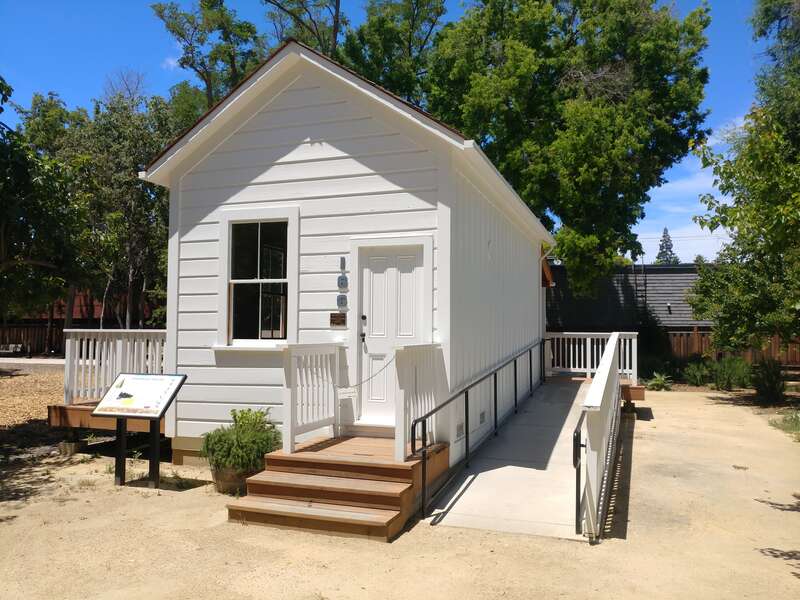 An example of residential housing of Mountain View, California, built in the 1880s according to a historical panel near the structure on display within Heritage Park.