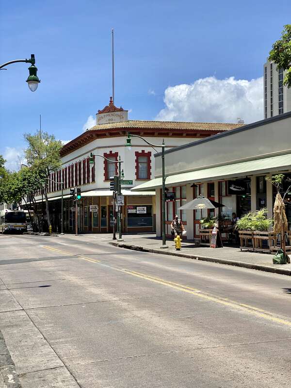 Built in 1901, this Renaissance Revival and Chinese-style building was designed by Oliver G. Traphagan for Jos. P. Mendonca following the devastating 1900 Chinatown fire that destroyed the previous buildings on the site.  The building, which