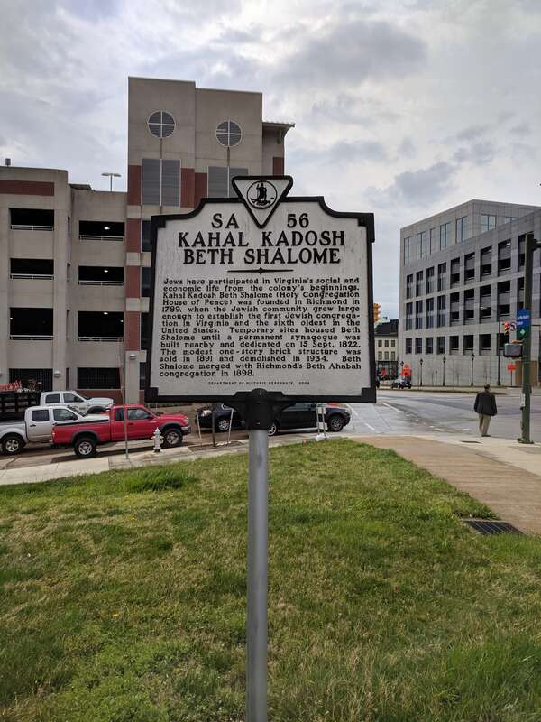 Kahal Kadosh Beth Shalome historic marker in Richmond, Virginia.