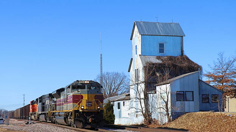 Norfolk Southern 1074(SD70ACe) Delaware Lackawanna &amp;amp; Western Heritage Unit, 4022(AC44C6M), Burlington Northern Santa Fe 8415(SD70ACe), NS 9173(ES44AC) and 1038(SD70ACe) Leading a Northbound Empty Coal Drag on the BNSF Fort Scott Sub at the Noland