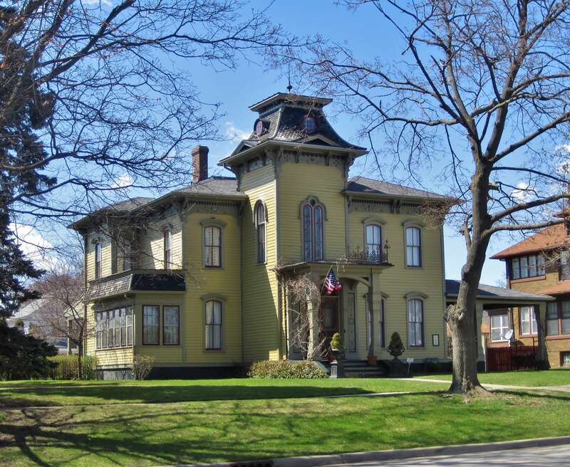 Saul Harmon Flinn House in the Near North Historic District, Waukegan, IL (c. 1858). Flinn was a successful real estate developer and later town assessor and treasurer.
