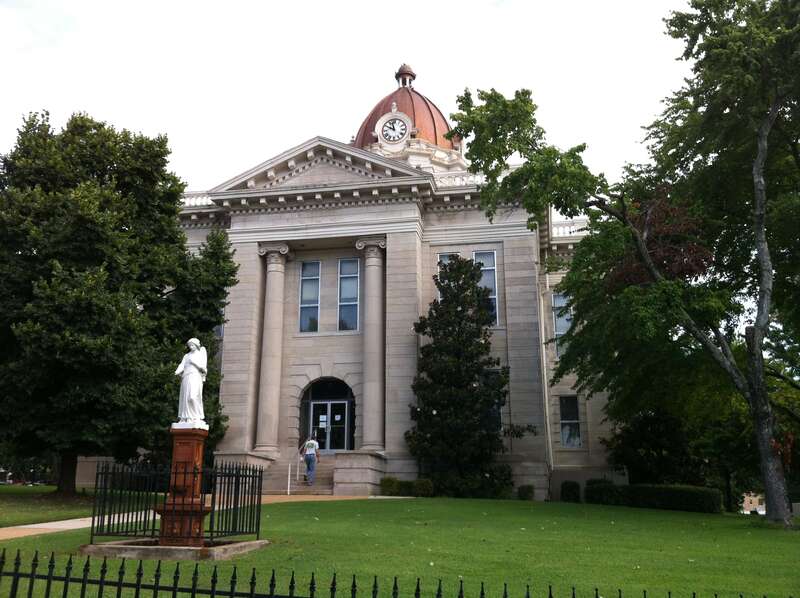 The south façade of the courthouse at Tupelo, Mississippi.