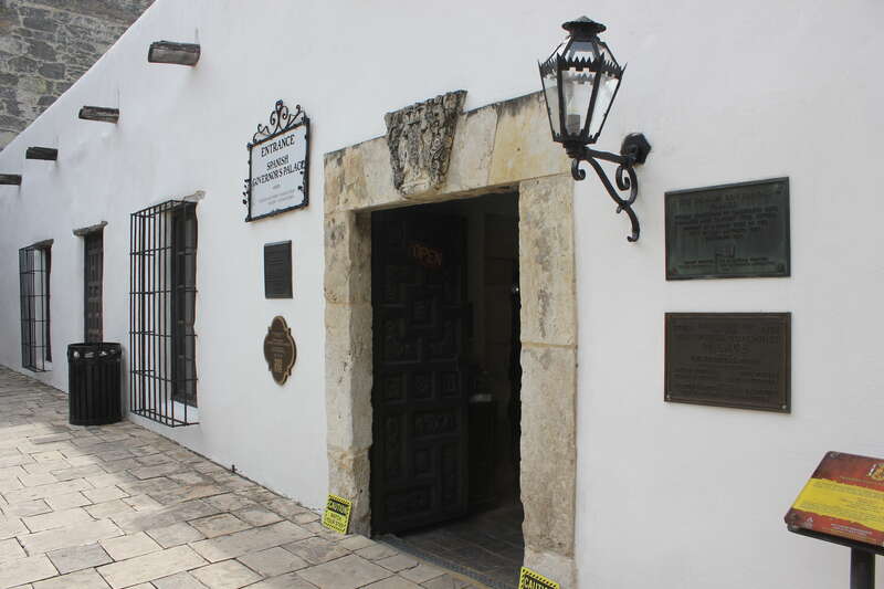 It is the last visible trace of the 18th-century colonial Presidio San Antonio de Béxar complex, and the only remaining example in Texas of an aristocratic 18th-century Spanish Colonial in−town residence. The National Geographic Society has named the