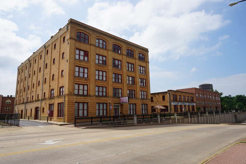 The Moore Grocery Lofts in Tyler, Texas (United States).