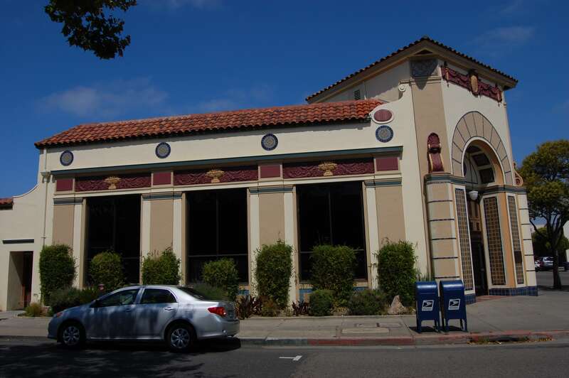 2440 Santa Clara Avenue. Alameda, California, USA