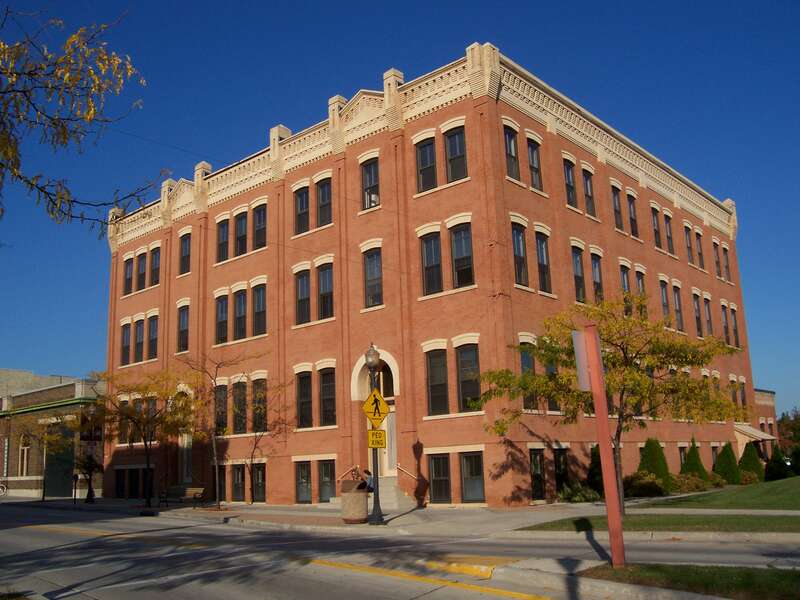 Looking northeast at the side of the w:Wolff-Jung Company Shoe Factory in downtown w:Sheboygan, Wisconsin. It is listed on the National Register of Historic Places.