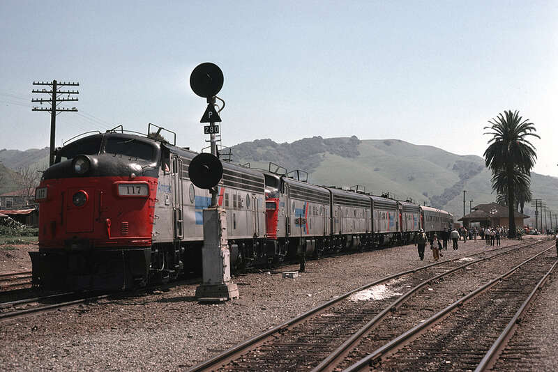 AMTK #117, an EMD FP7, leads an excursion at Niles.