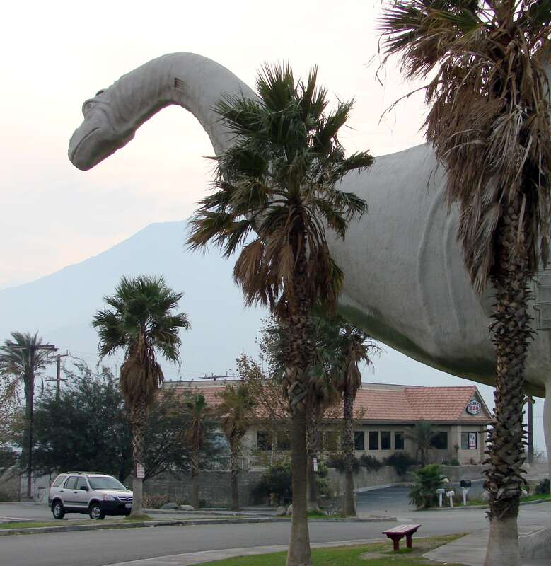 (1 of a 5-picture set)
Claude Bell planned to make fire come out of Dinny's mouth and have it eyes light up when it was dark.  He said that should really scare some people coming down Interstate 10. He never did follow through with that part of the