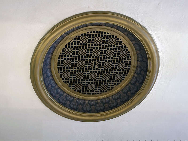 Auditorium ventCharles Thompson Memorial Hall
1824 Marshall Ave, St Paul, MN
St Paul, Minnesota, USA.

Built in 1916, it was the first social club in the nation designed exclusively for the deaf.