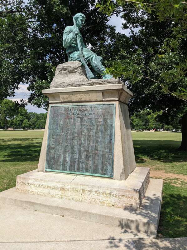 Photograph of the bronze w:Confederate Private Monument statue in Nashville, Tennessee, USA.