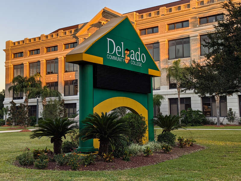 Damaged sign, Delgado Community College, New Orleans