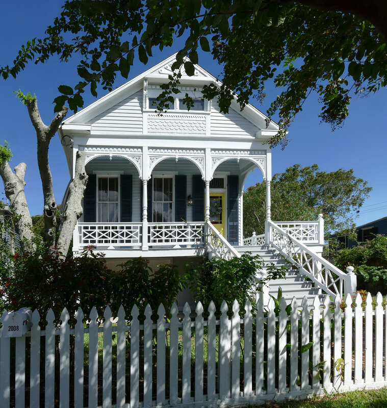 Built in 1893 as rental property, this house was an early investment of brothers August J. and Henry C. Henck, Jr., who began a real estate business in Galveston in 1901. H. C. Henck, Jr. chose it as his own residence in 1898, and it remained in the