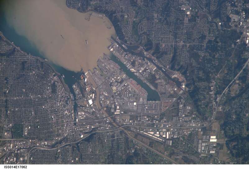 View of Washington taken during ISS Expedition 14.