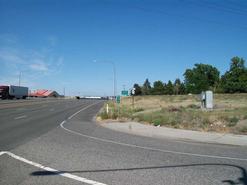 An intersection in Richland including the Bypass Highway (concurrent with Washington State Route 240), Van Giesen Street (concurrent west of the intersection with Washington State Route 224), and a railroad crossing.