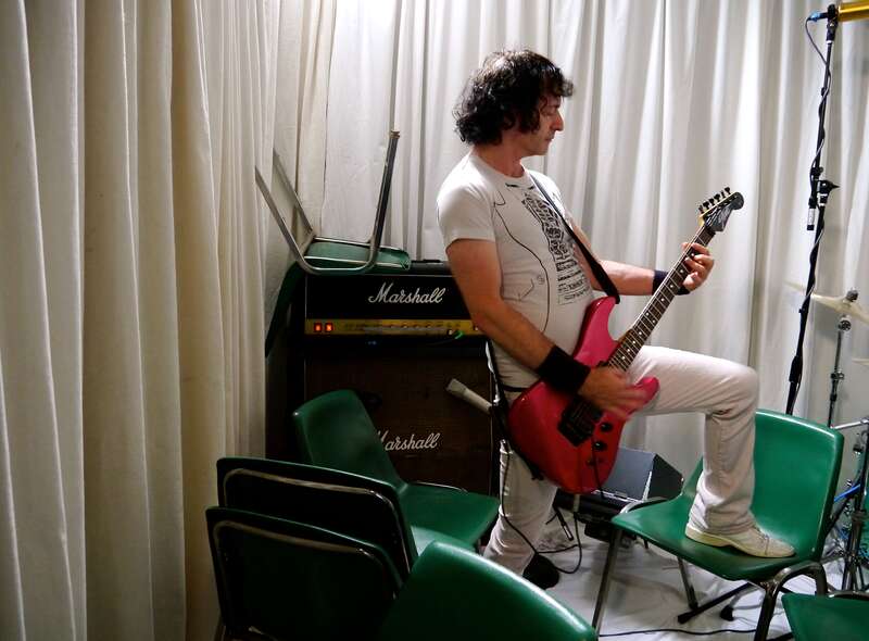 On this incomparable episode of Room 205, director Tim Manning and cinematographer Ryan Baker used multiple RED Epic and Scarlet-X cameras in unison with more than 20 GoPro HD cameras to capture the smarts, smiles, harmonies, melodies, ripping