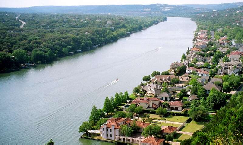 Lake Austin, a section of the Colorado River, seen from Mount Bonnell in Austin, Texas, United States. Lake Austin is impounded by Tom Miller Dam.