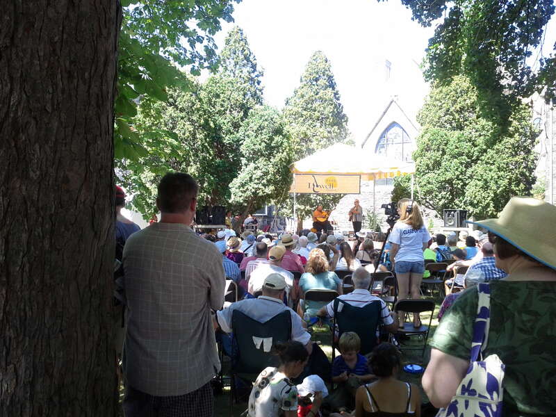 Lowell Folk Festival: Bluegrass band covering &quot;smoke smoke smoke that cigarette&quot; :)