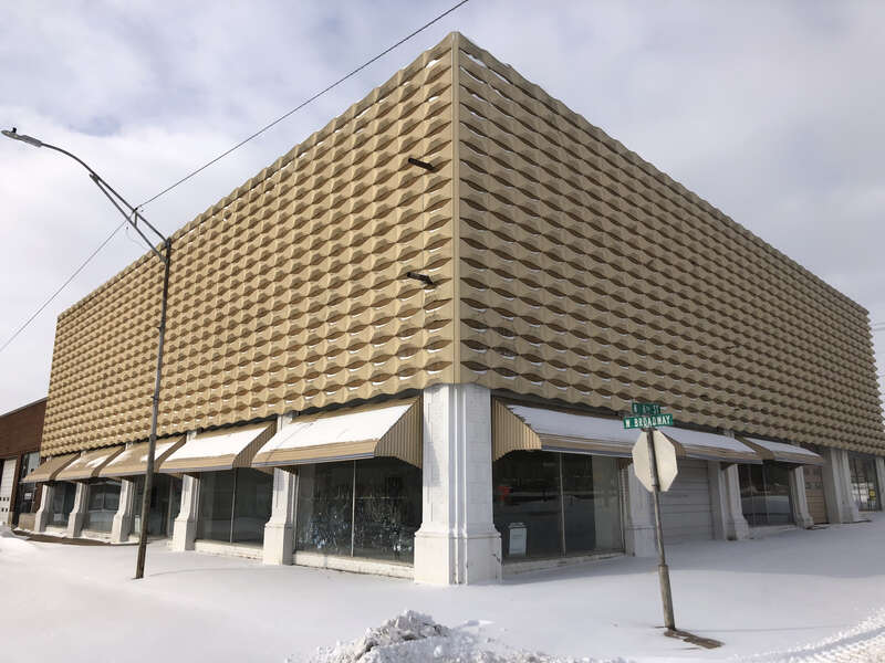 Photo of the building at 602 W. Broadway in Muskogee OK during a respite in the w:en:February 13–17, 2021 North American winter storm. Photo taken from the South.
