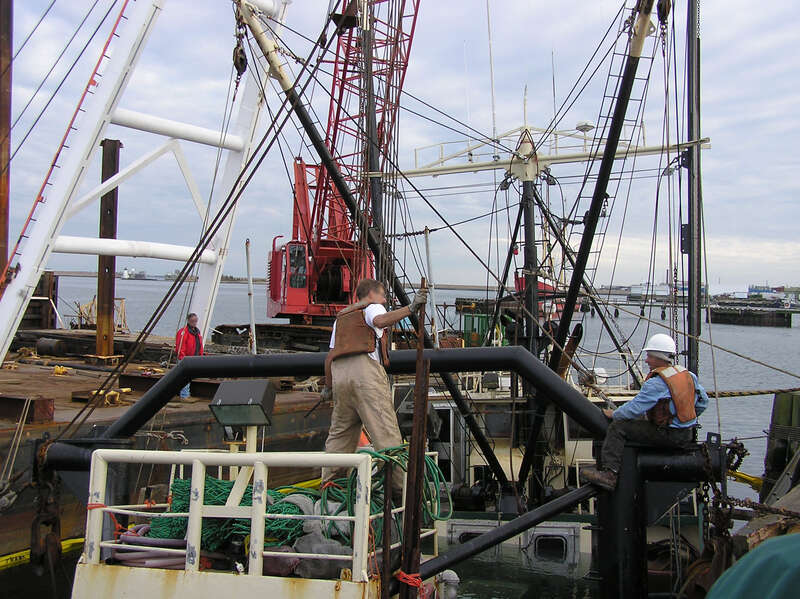 Sunken boat
Leonards Wharf
New Bedford Harbor
October 27, 2003
MassDEP RTN:  4-0018092

Summary information and link to site documents: &amp;lt;a href=&quot;http://public.dep.state.ma.us/SearchableSites/Site_Info.asp?textfield_RTN=4-0018092&quot;