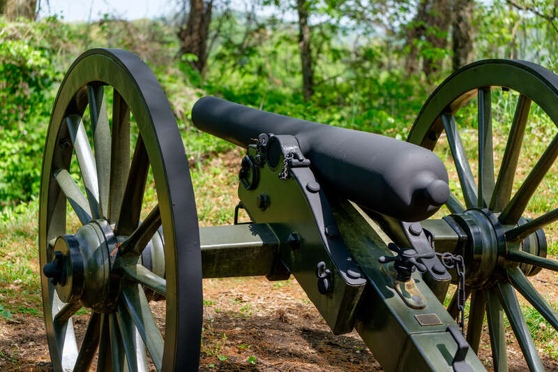 A replica Civil War cannon in Fort Dickerson Park, Knoxville, Tennessee, USA.